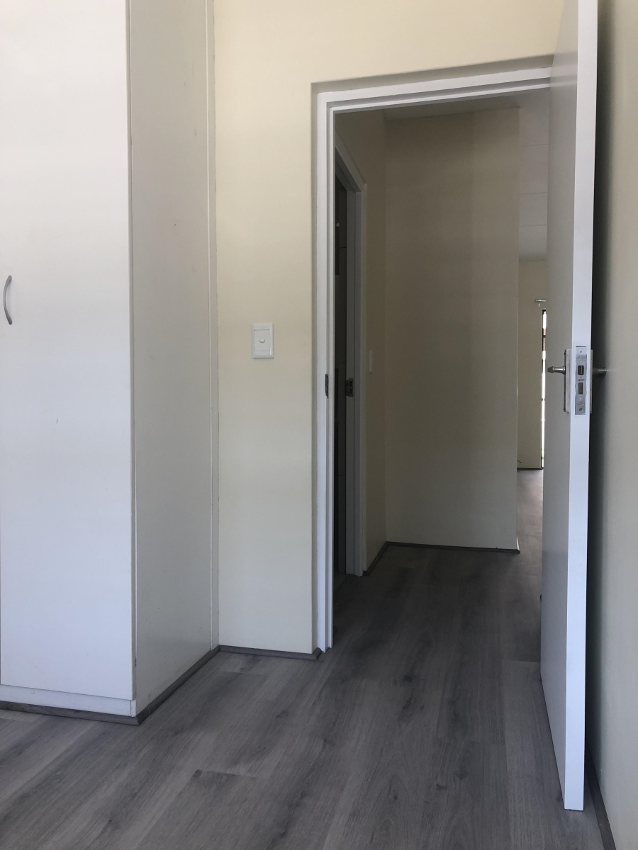 To Let 2 Bedroom Property for Rent in Burgundy Estate Western Cape